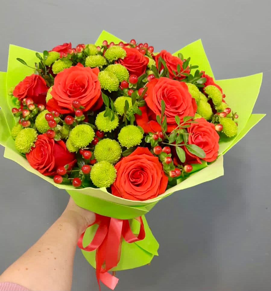 Букет цветов из: Хризантемы и Розы в городе Мегион