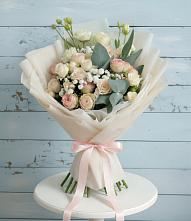 Букет цветов из:  Розы и Лизиантусы в городе Мегион