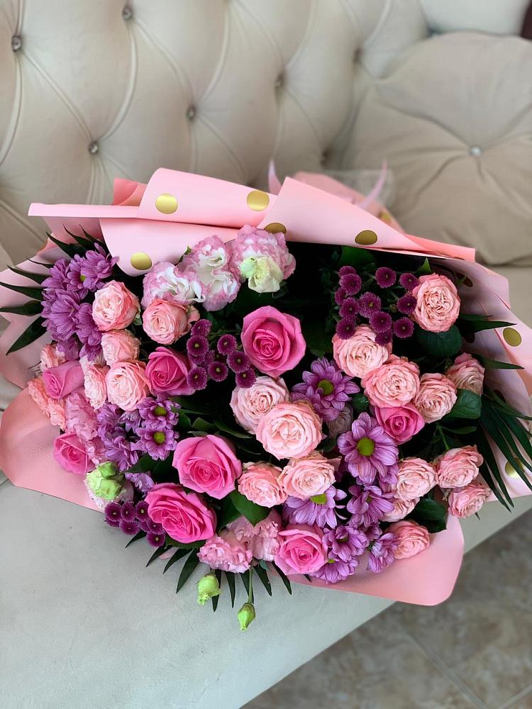 Букет цветов из: Хризантемы, Розы и Лизиантусы в городе Мегион