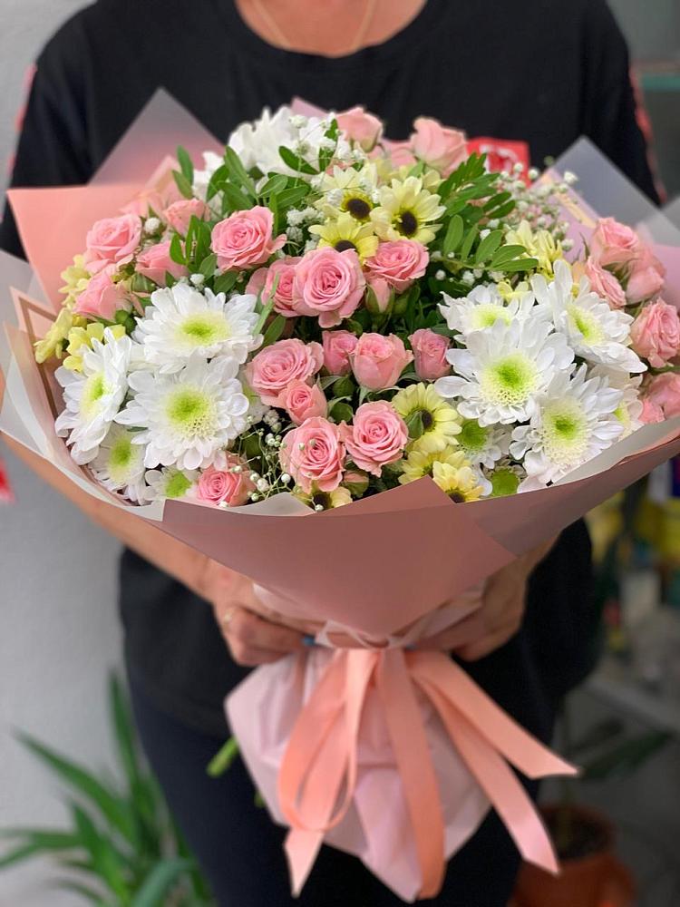 Букет цветов из: Розы и Хризантемы в городе Мегион