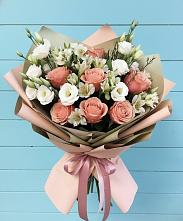 Букет цветов из:  Розы, Альстромерии и Лизиантусы в городе Мегион