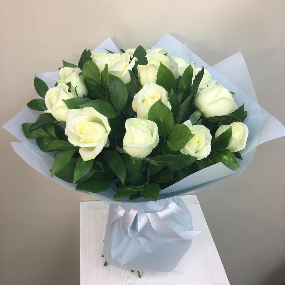 Букет 15 Белых роз Проуд в городе Мегион