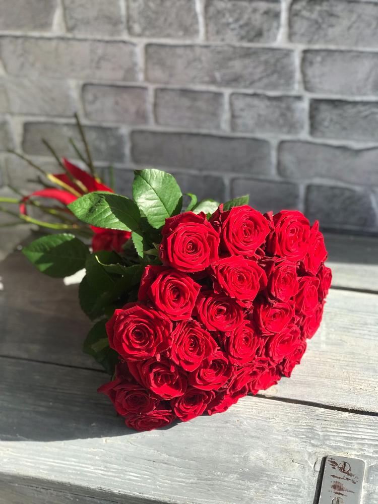 Букет Красные розы Фридом в городе Мегион