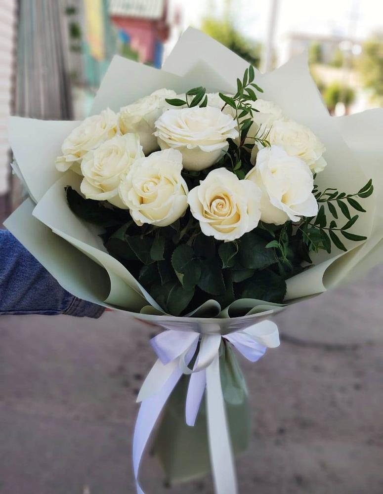Букет Белые розы Проуд в городе Мегион