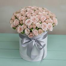 Цветочная композиция из Розы в шляпной коробке в городе Мегион