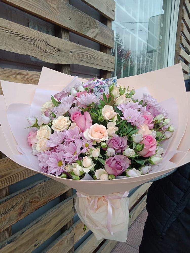 Букет цветов из: Розы и Хризантемы в городе Мегион