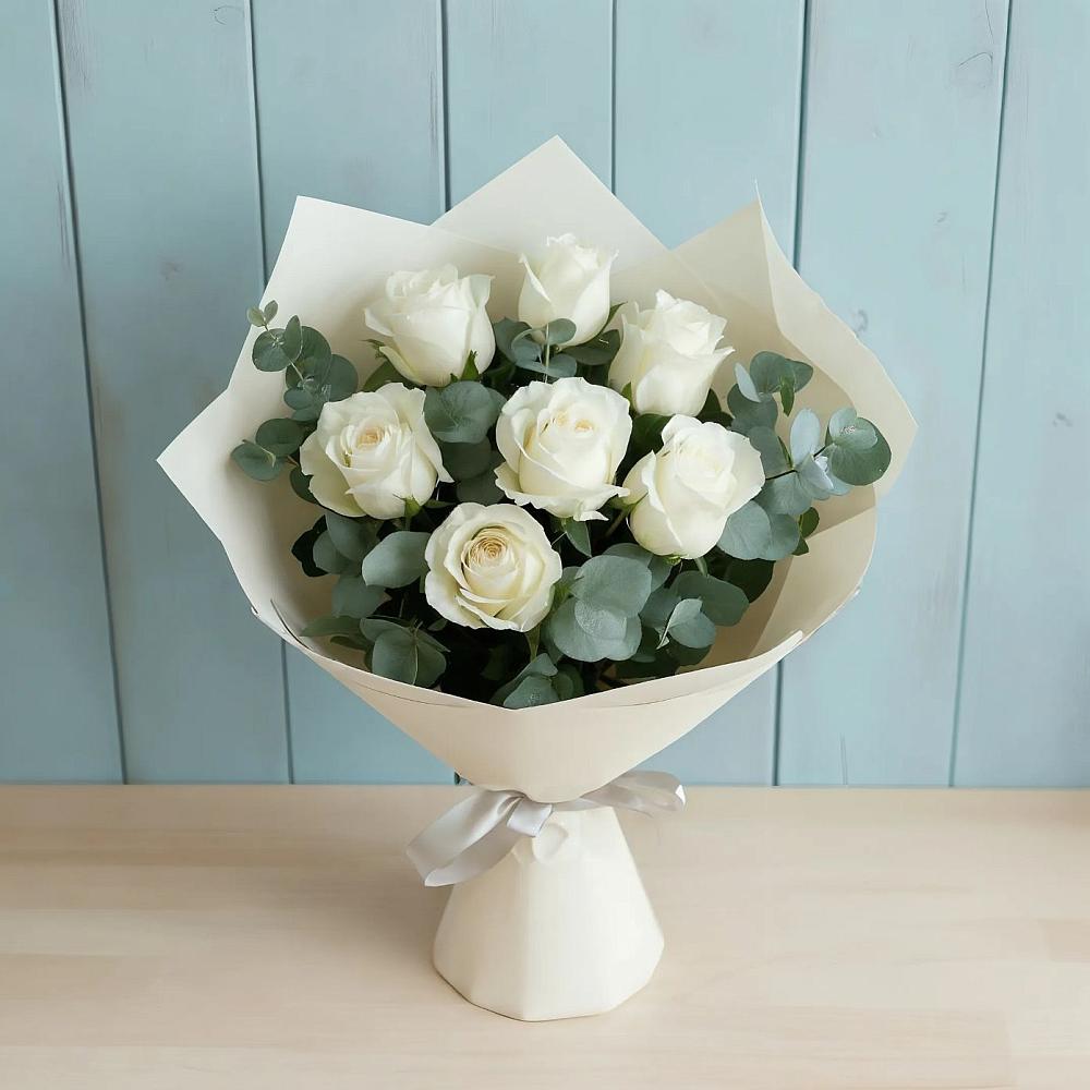 Букет Белые розы в Эвкалипте в городе Мегион