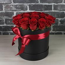 Цветочная композиция из Розы в шляпной коробке в городе Мегион