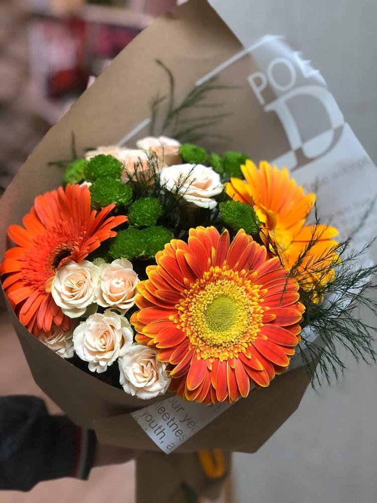 Букет цветов из: Герберы, Хризантемы и Розы в городе Мегион