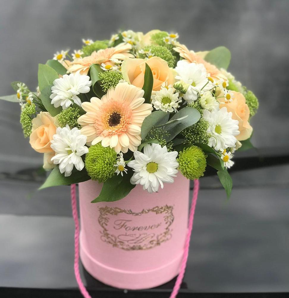 Цветочная композиция из Розы, Герберы и Хризантемы в шляпной коробке в городе Мегион