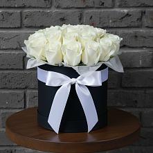 Цветочная композиция из Розы в шляпной коробке в городе Мегион